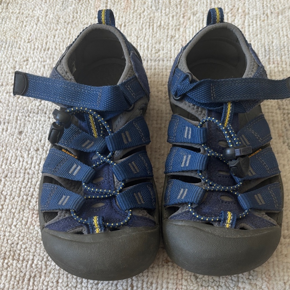Keen Kids Newport Navy Adventure Sandals EUC Sz 2